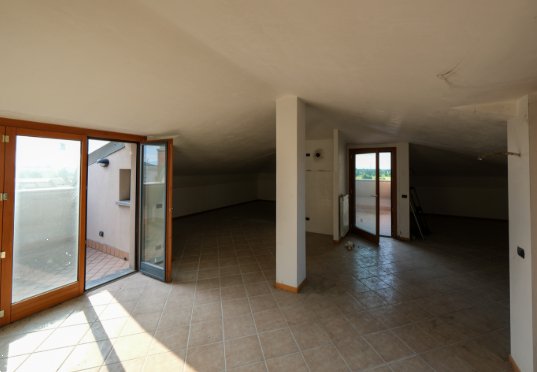 locale di sgombero in vendita a Treviglio