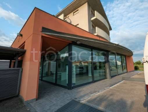 negozio in vendita a Treviglio