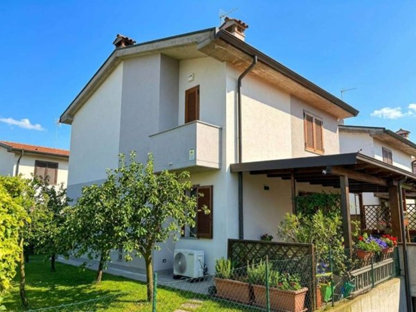 casa indipendente in vendita a Treviglio