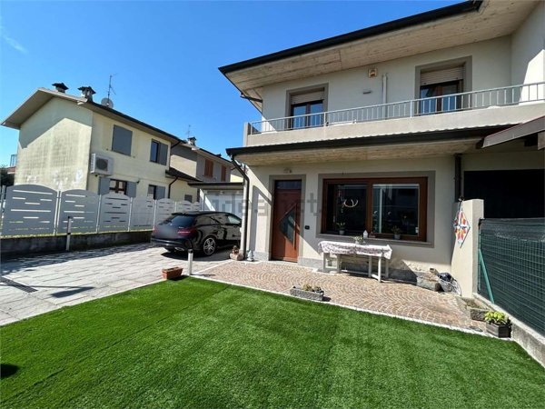casa indipendente in vendita a Treviglio
