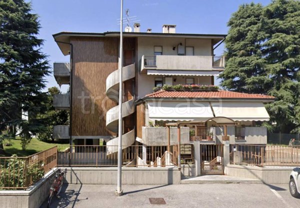 locale commerciale in vendita a Treviglio