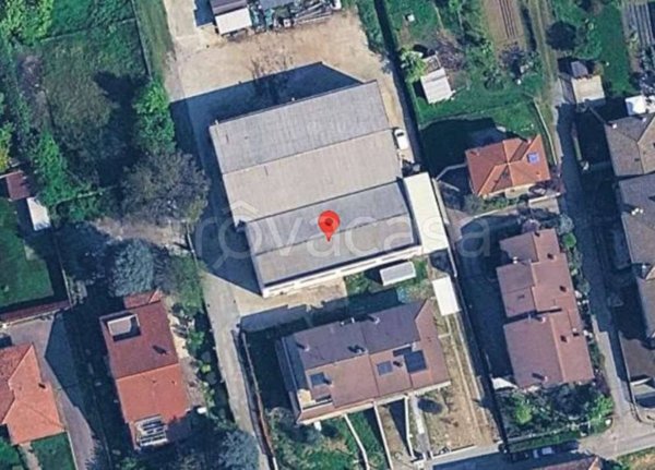 locale commerciale in vendita a Treviglio in zona Geromina