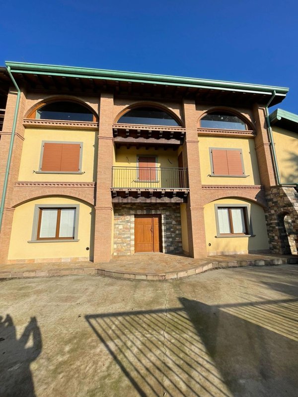 casa indipendente in vendita a Treviglio in zona Battaglie