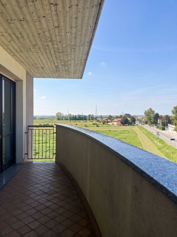 appartamento in vendita a Treviglio in zona Geromina