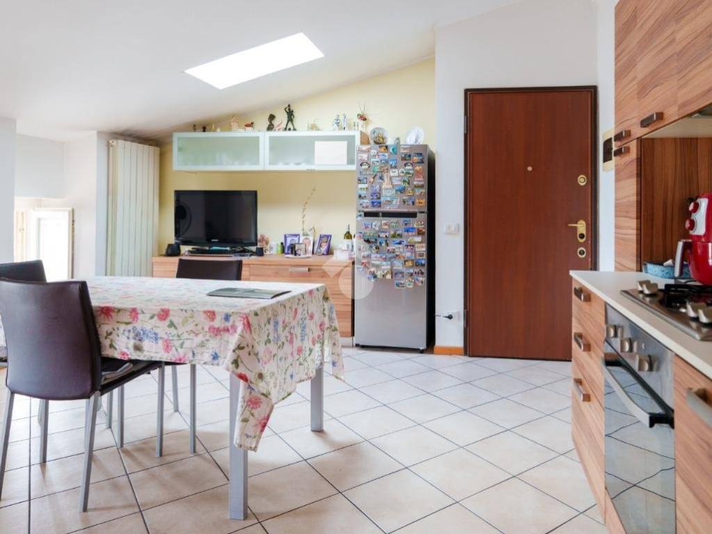 appartamento in vendita a Treviglio in zona Geromina