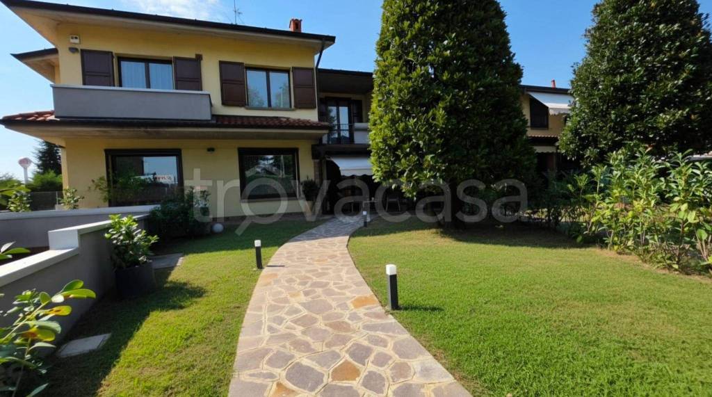 casa indipendente in vendita a Treviglio