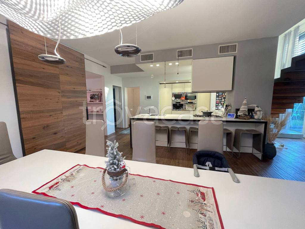 casa indipendente in vendita a Treviolo