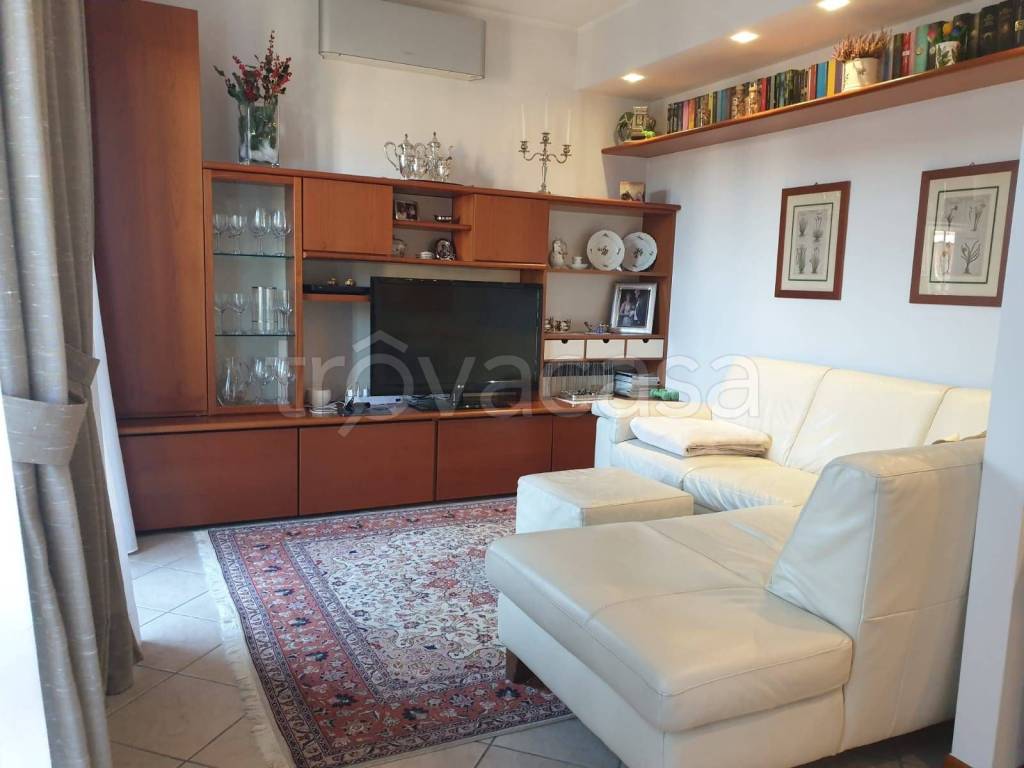 appartamento in vendita a Treviolo in zona Albegno