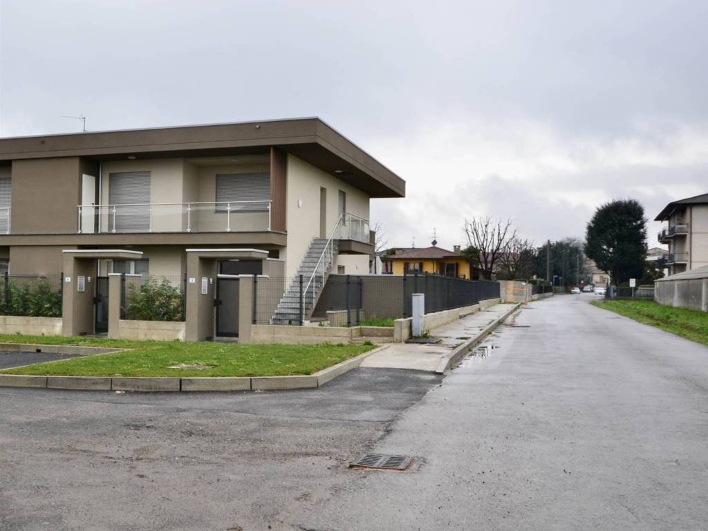 casa indipendente in vendita a Treviolo