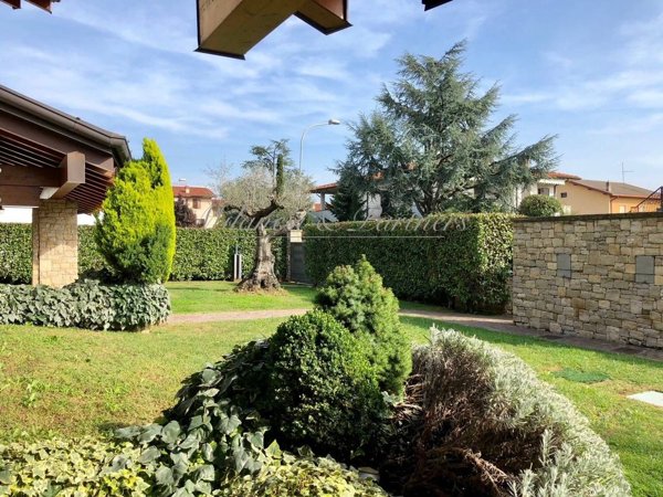 casa indipendente in vendita a Treviolo