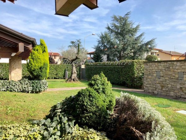casa indipendente in vendita a Treviolo