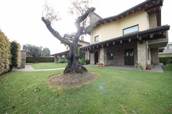 casa indipendente in vendita a Treviolo in zona Curnasco