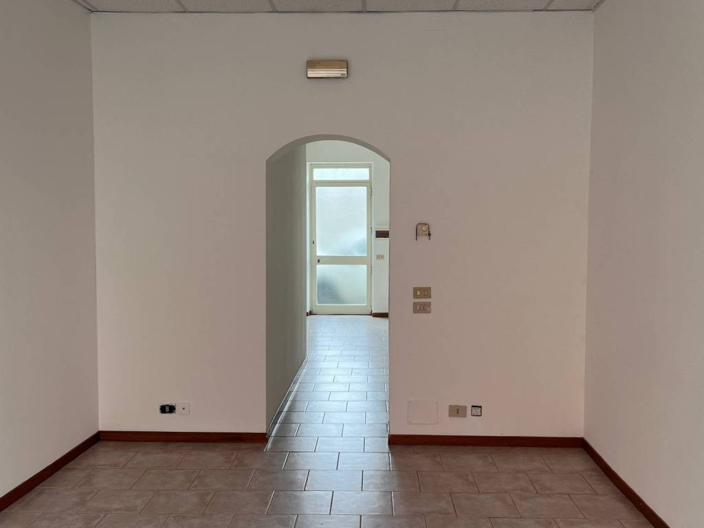 negozio in vendita a Treviolo