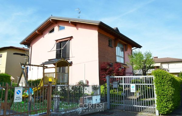 casa indipendente in vendita a Treviolo in zona Curnasco