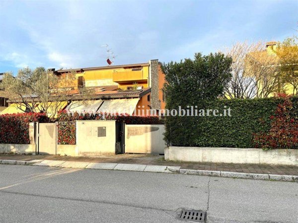 casa indipendente in vendita a Treviolo