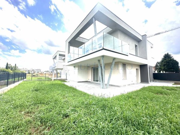 casa indipendente in vendita a Treviolo