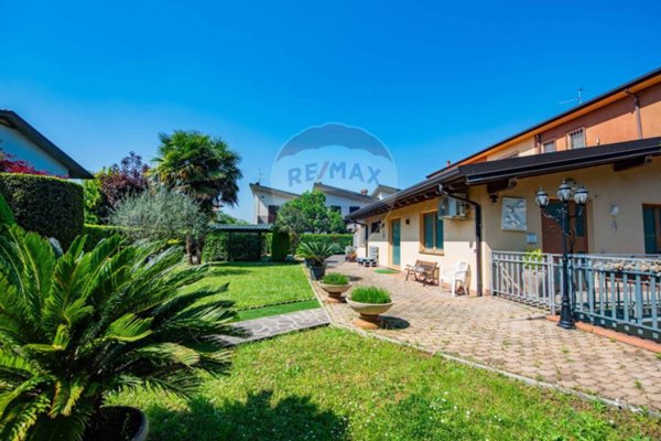 casa indipendente in vendita a Treviolo
