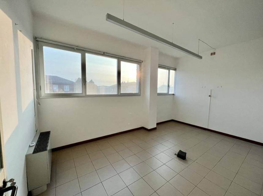 ufficio in vendita a Treviolo in zona Curnasco