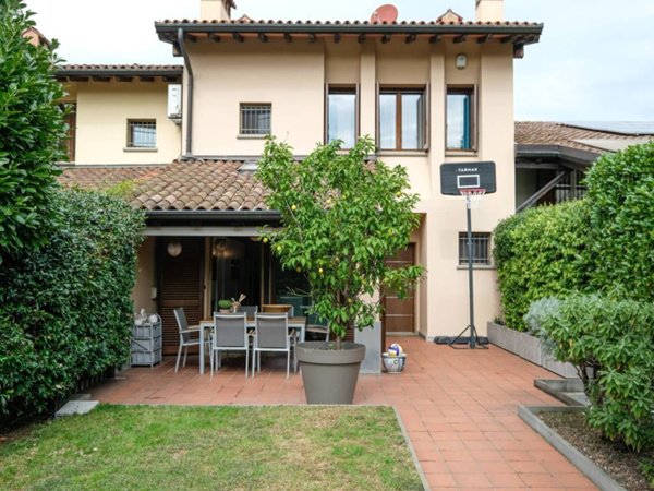 casa indipendente in vendita a Treviolo