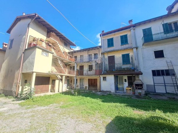 casa indipendente in vendita a Treviolo in zona Curnasco