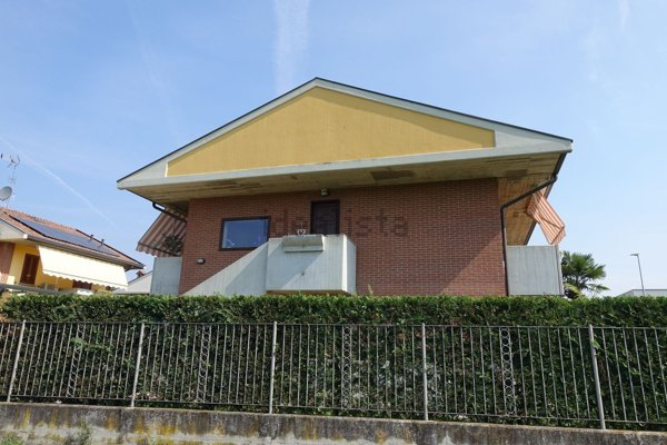 casa indipendente in vendita a Treviolo