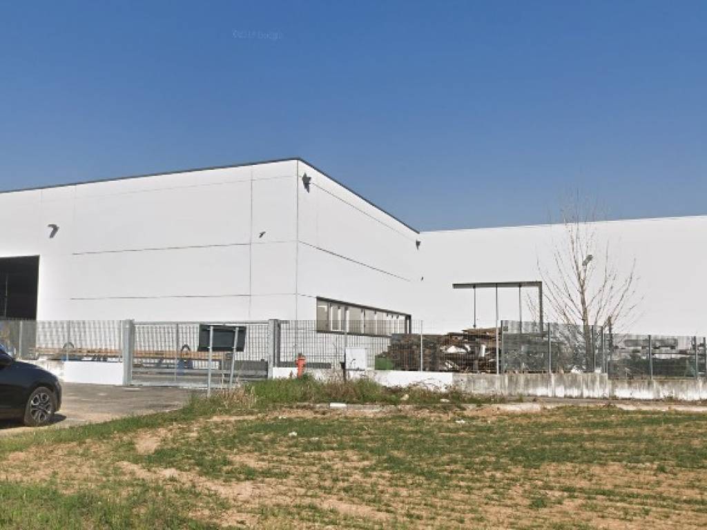 locale commerciale in vendita a Treviolo