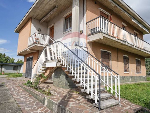 casa indipendente in vendita a Treviolo