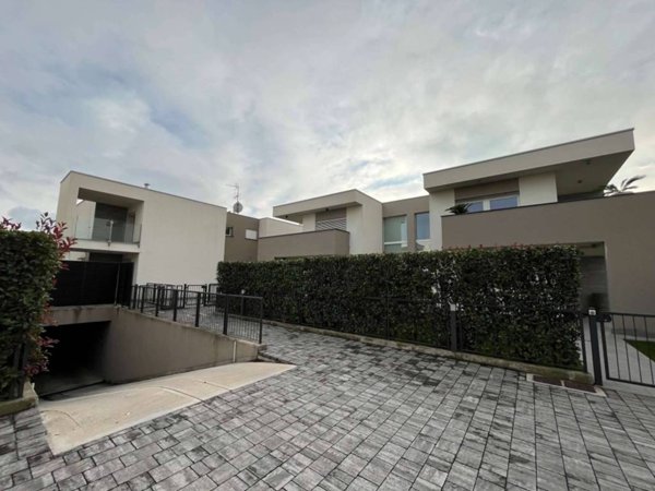 casa indipendente in vendita a Treviolo