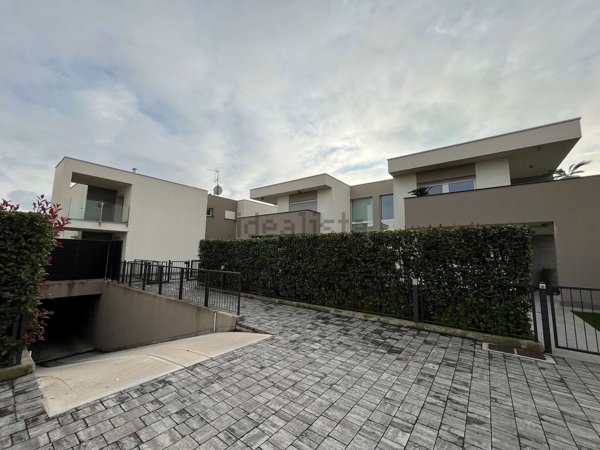 casa indipendente in vendita a Treviolo