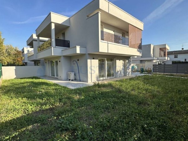 casa indipendente in vendita a Treviolo