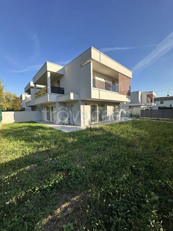 casa indipendente in vendita a Treviolo