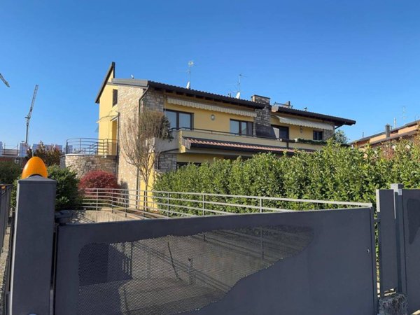 casa indipendente in vendita a Treviolo