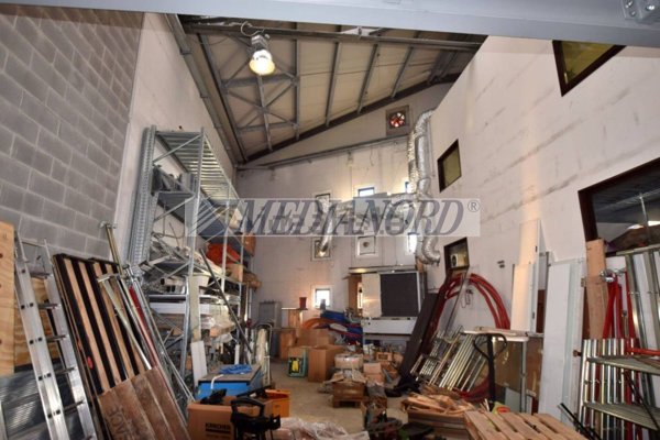 capannone in vendita a Treviolo