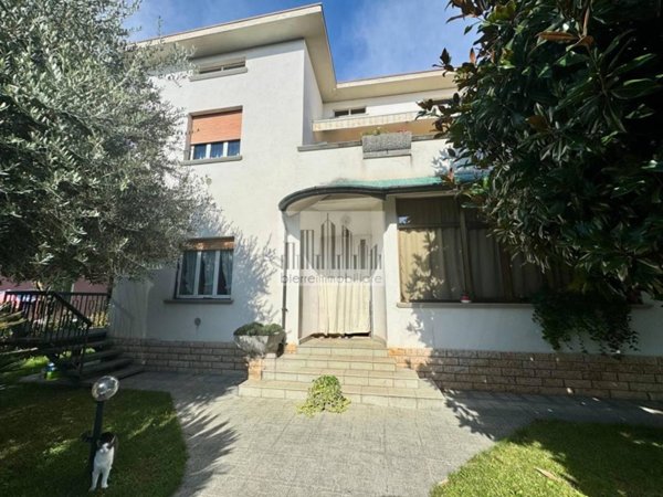 casa indipendente in vendita a Treviolo
