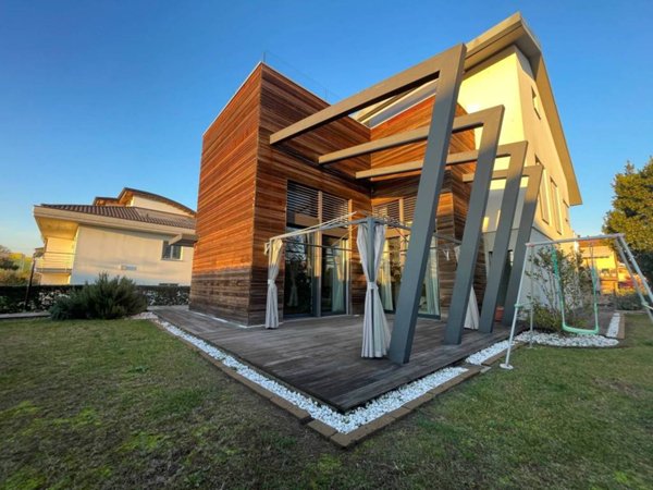 casa indipendente in vendita a Treviolo