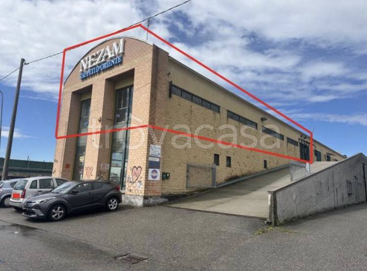 negozio in vendita a Treviolo