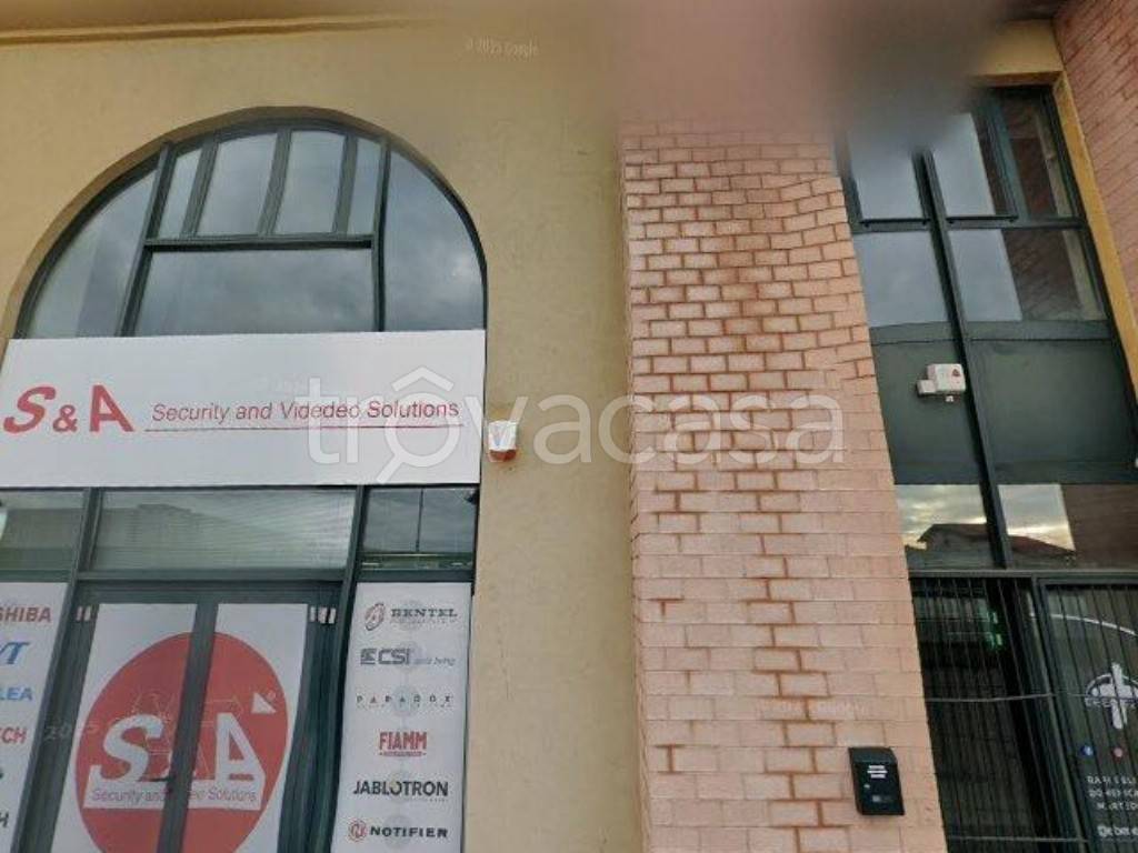 negozio in vendita a Treviolo