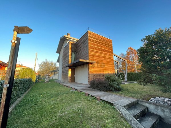 casa indipendente in vendita a Treviolo