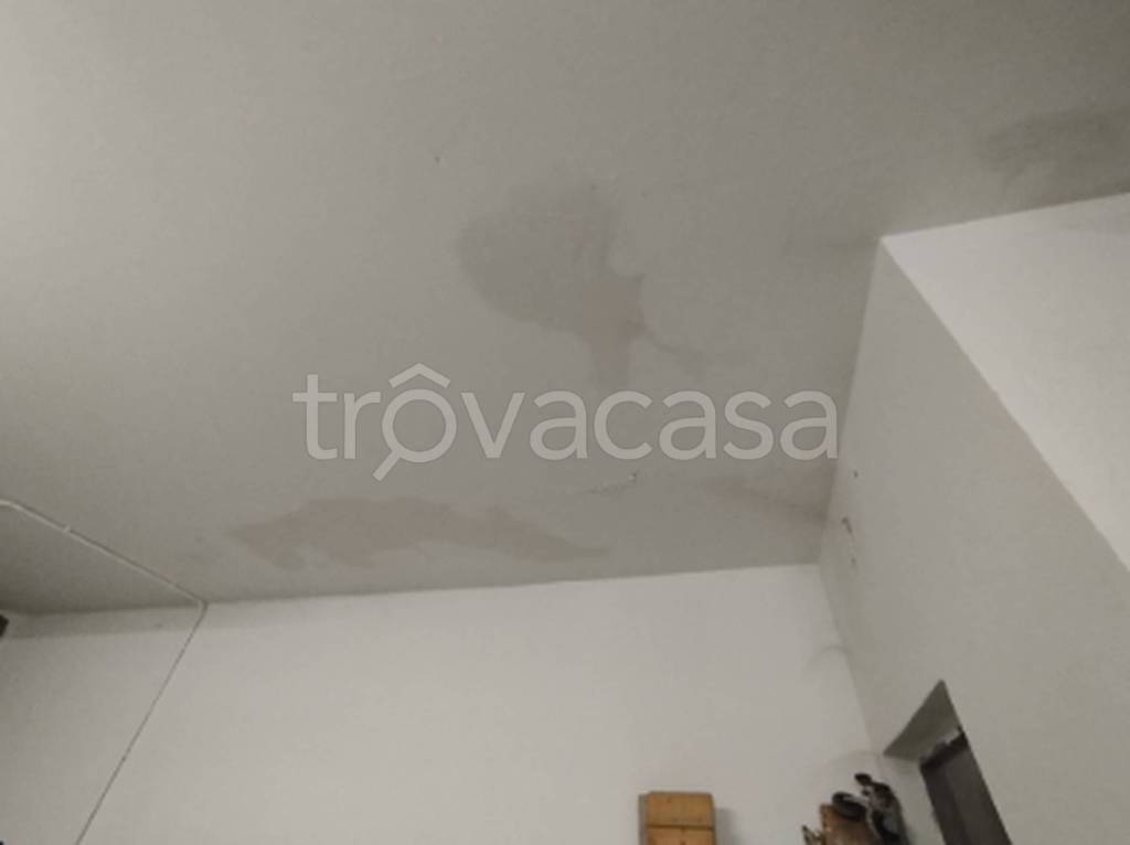 negozio in vendita a Treviolo