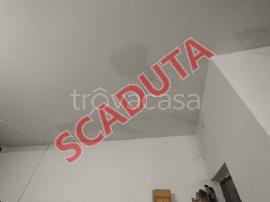 negozio in vendita a Treviolo