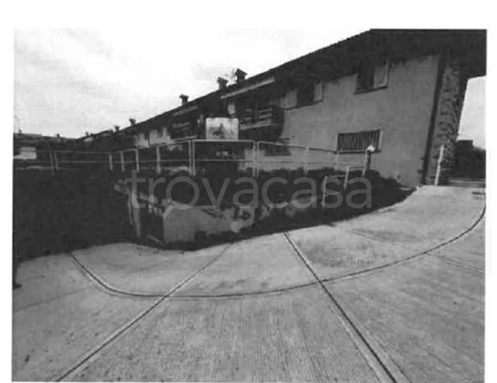 negozio in vendita a Treviolo