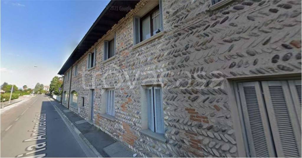 negozio in vendita a Treviolo