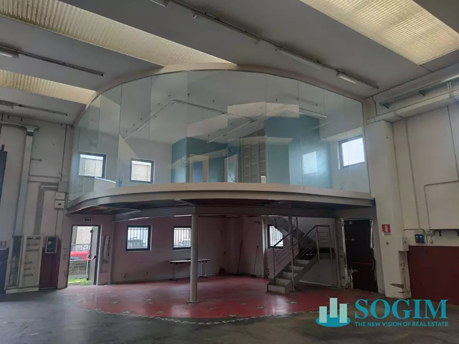 capannone in vendita a Treviolo