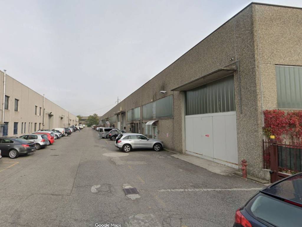 locale commerciale in vendita a Treviolo