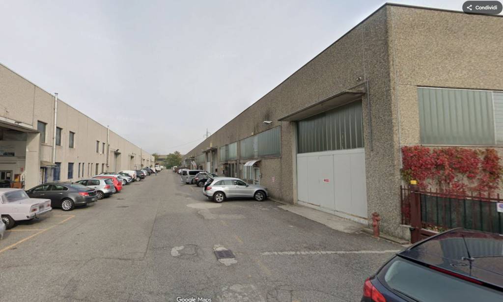 locale commerciale in vendita a Treviolo