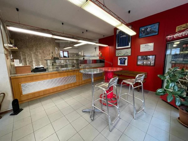 negozio in vendita a Treviolo in zona Albegno