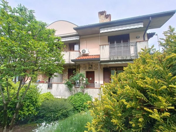 casa indipendente in vendita a Treviolo