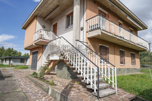 casa indipendente in vendita a Treviolo in zona Albegno