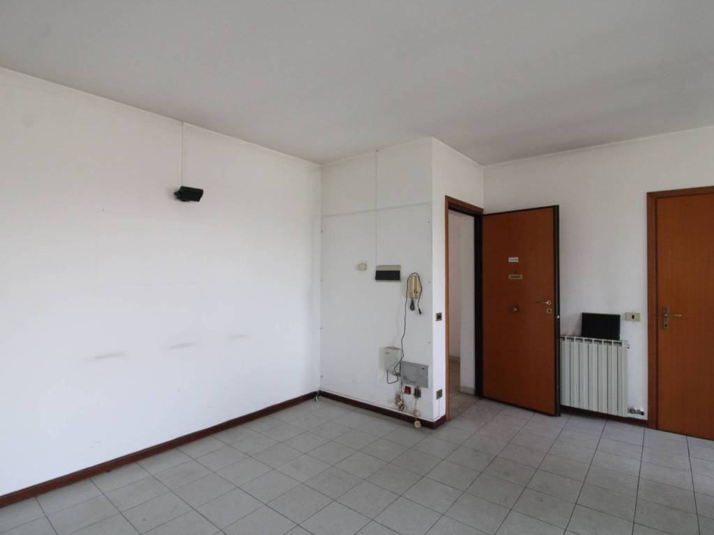 negozio in vendita a Treviolo