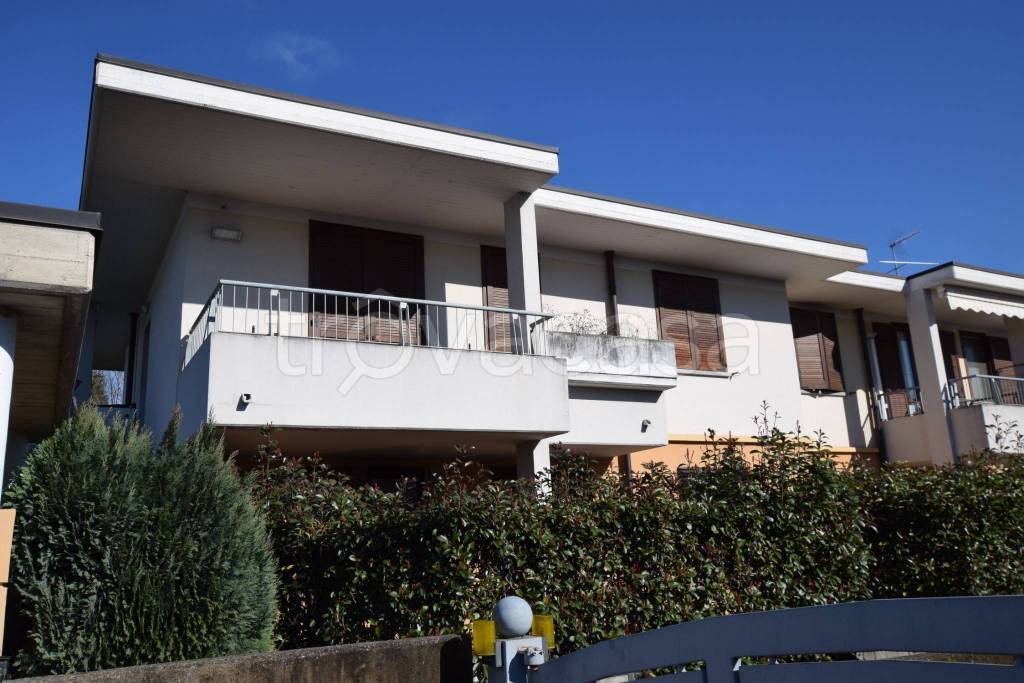 appartamento in vendita a Treviolo in zona Curnasco